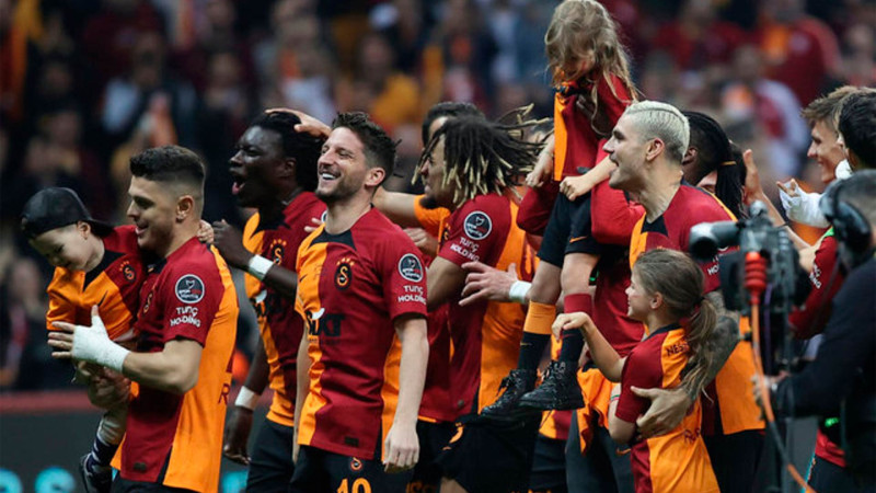 “Qalatasaray” Türkiyə müstəqilliyinin 100-cü ilində çempion olub