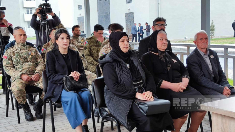 Şəhid ailələri və müharibə əlillərinə 100 ev verilib