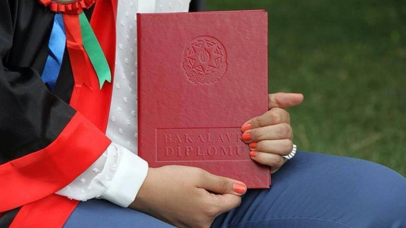 Qırmızı diplomlu məzunlara əlavə hüquq verilməsi təklif edilib