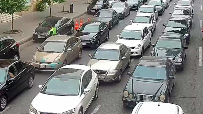 Bakıda tıxac olan yollar – SİYAHI