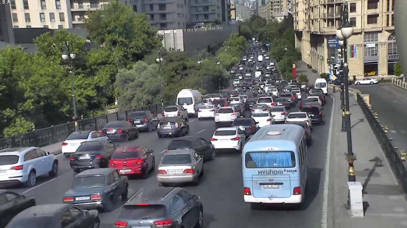 Bakıda tıxac olan yollar - SİYAHI