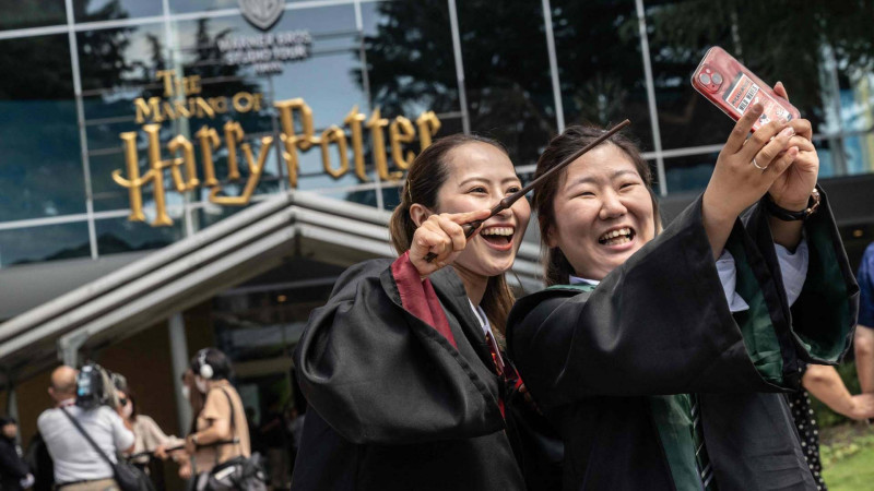 Tokioda dünyanın ən böyük qapalı Harri Potter əyləncə parkı açılıb