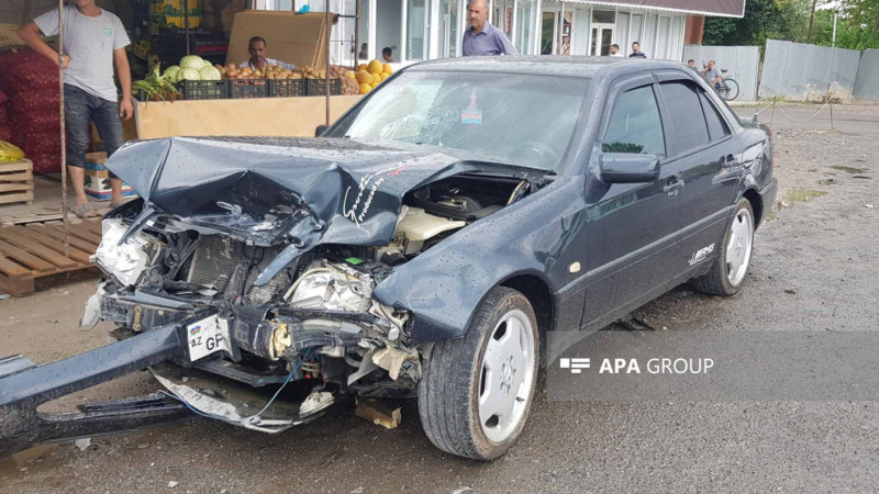 Ucarda məzun qəza törədib, xəsarət alanlar var