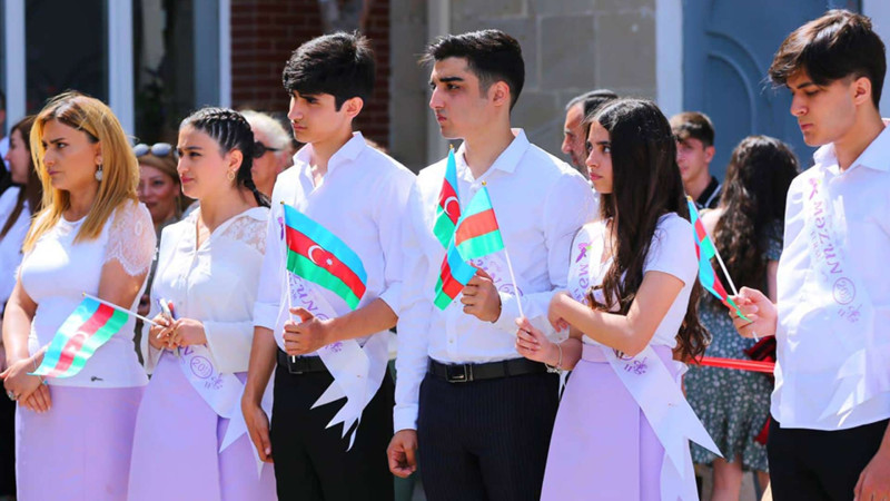 Bakıda 27 minə yaxın şagird XI, 144 nəfər XII sinfi bitirir
