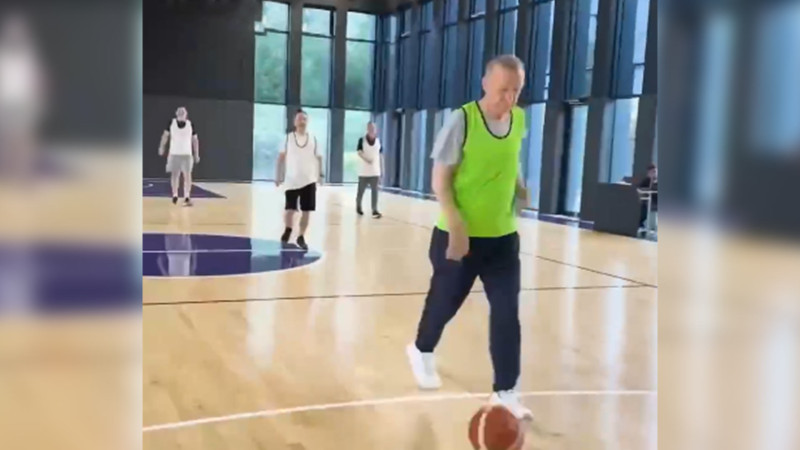 Ərdoğan özünü basketbolda sınadı