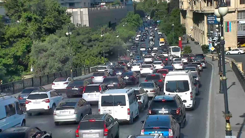Bakıda tıxac olan yollar - SİYAHI