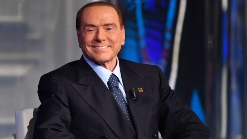 Silvio Berluskoni vəfat edib