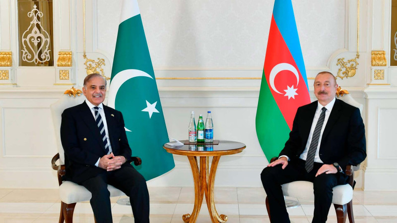 Prezident İlham Əliyevin Pakistanın Baş naziri ilə təkbətək görüşü olub