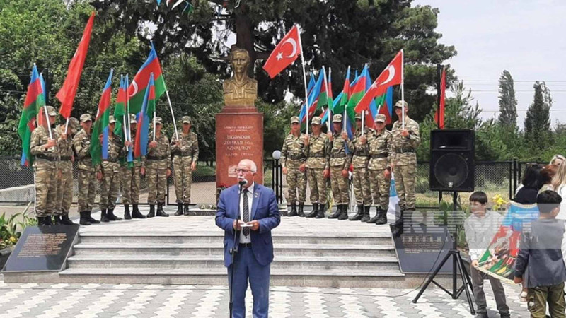 Şəmkirdə İsgəndər Aznaurovun büstü yenilənib