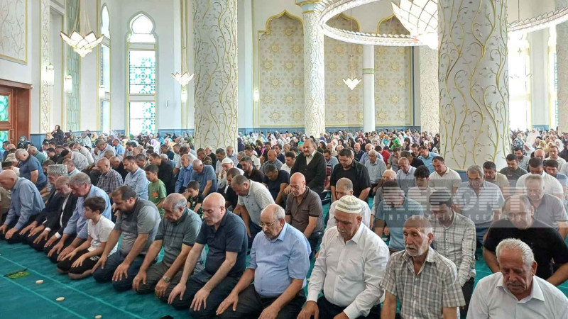 Naxçıvanda bayram namazı qılınıb