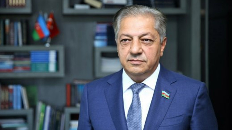 Prezident deputatı təltif edib