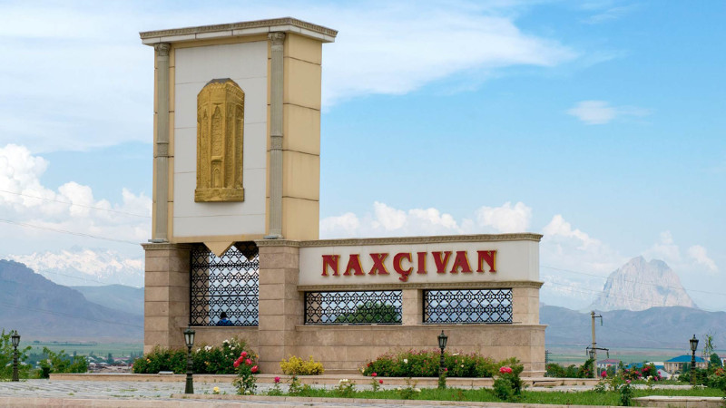 Naxçıvan: Təhsil Nazirliyinin aparat rəhbəri vəzifəsindən azad edilib
