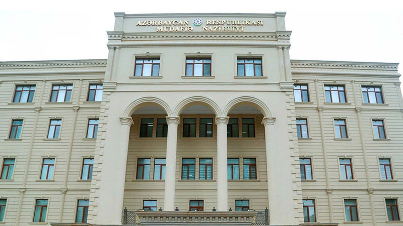 Müdafiə nazirinin iki müavin postu ləğv edilib