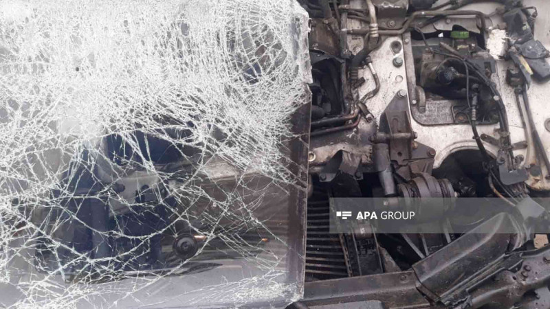 Abşeron: yol qəzasında “Mercedes”in sürücüsü ölüb
