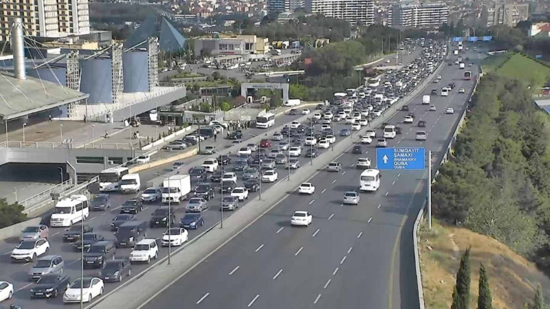 Bakıda tıxac olan yollar - SİYAHI