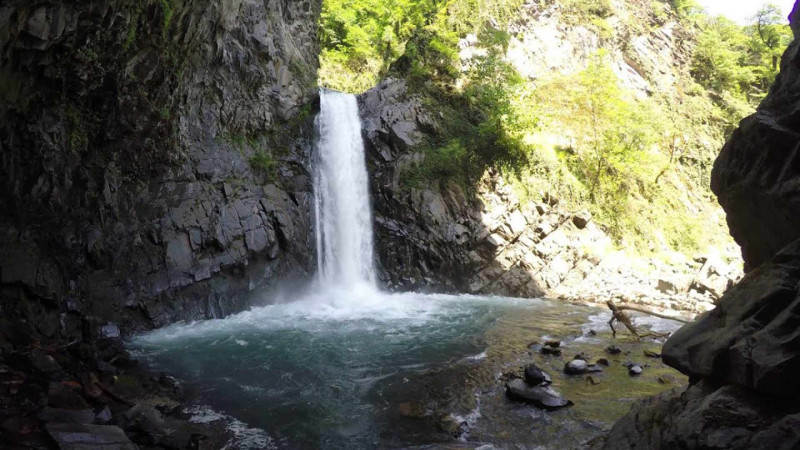 Zaqatalada şəlaləyə gedənlər itkin düşüblər