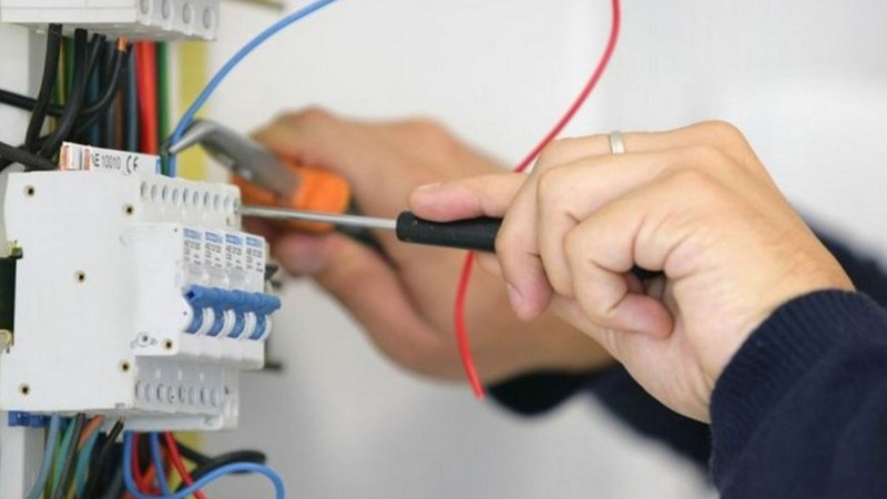Bakıda 44 yaşlı kişini elektrik cərəyanı vuraraq öldürüb