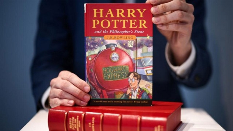Harri Potterin ilk nəşri hərracda 13,4 min dollara satıldı