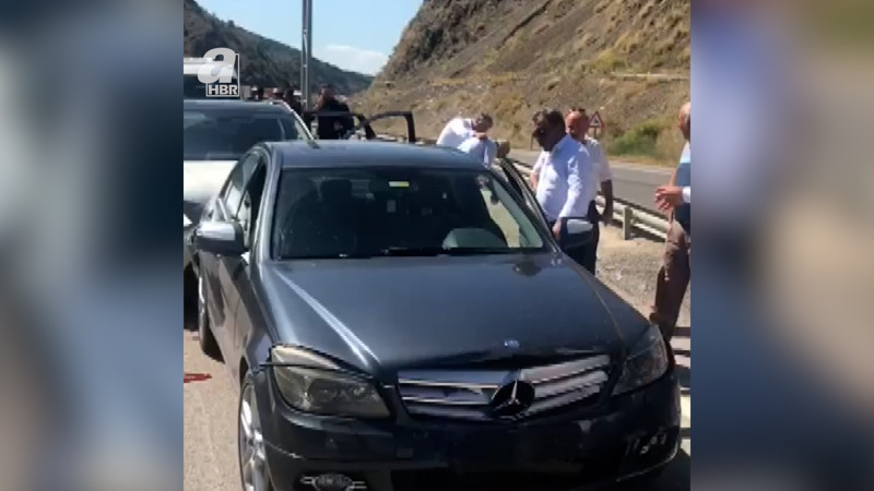 Kılıçdaroğlunun maşın karvanında zəncirvari qəza olub