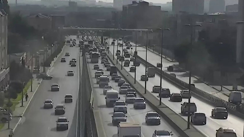 Bakının bir neçə yolunda tıxac var - SİYAHI