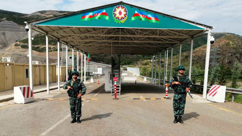 İyul ayı ərzində axtarışda olan 323 nəfər sərhəddə saxlanılıb