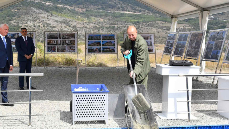 Laçında mehmanxana kompleksinin təməli qoyulub