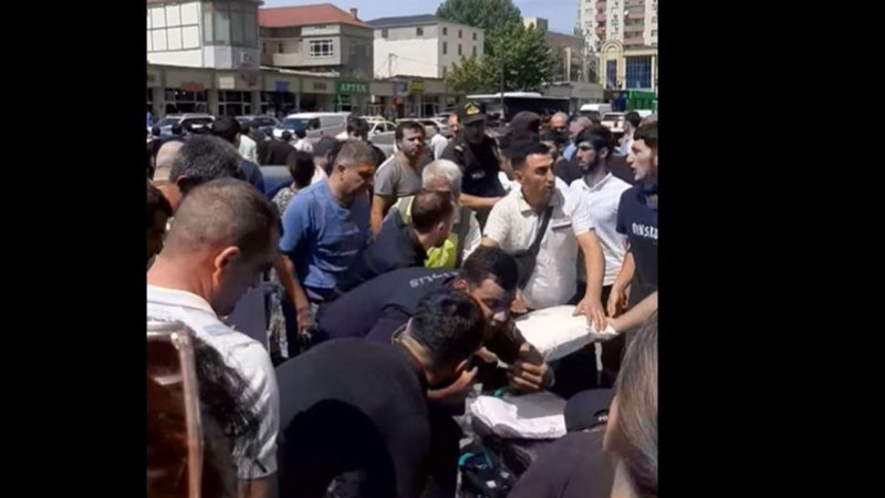 “İnşaatçılar” stansiyasının yaxınlığında qadın bıçaqlanıb