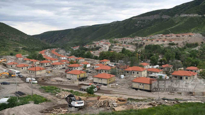 Sabah 20 ailə Laçının Zabux kəndinə köçürüləcək