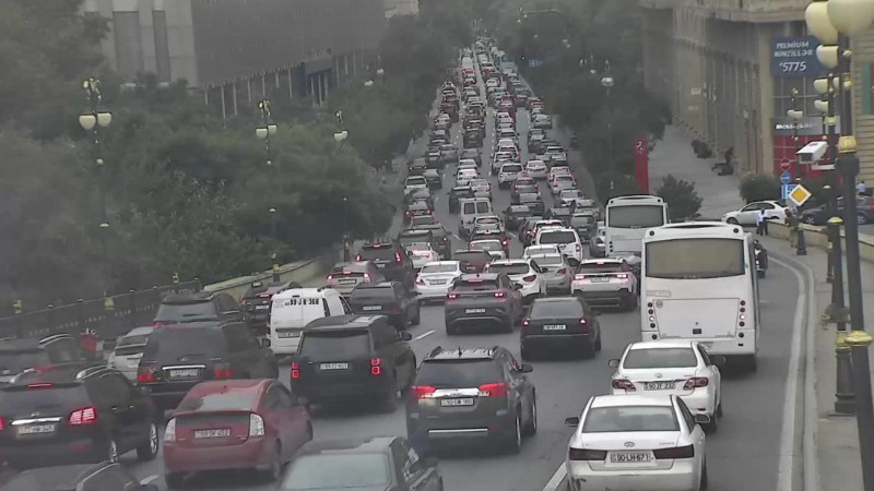 Bakıda tıxac olan yollar - SİYAHI