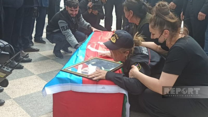 Erməni terroru nəticəsində həlak olan polis Asim Camalzadə dəfn olunub - YENİLƏNİB
