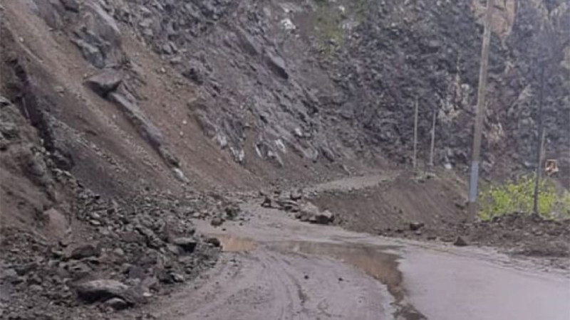 İsmayıllı-Lahıc yolu leysan yağışı səbəbilə bağlanıb