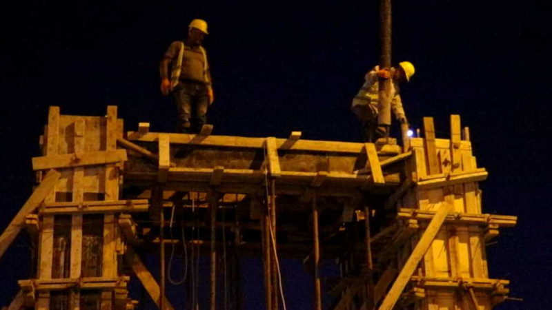 Bakının Ziya Bünyadov prospektində yeni yerüstü piyada keçidi tikilir