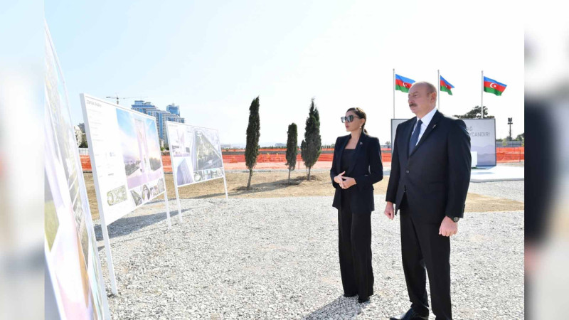 İlham Əliyev və Mehriban Əliyeva Zəfər parkında olublar