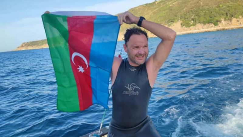 Həmyerlimiz Cəbəllütariq boğazını üzərək keçib