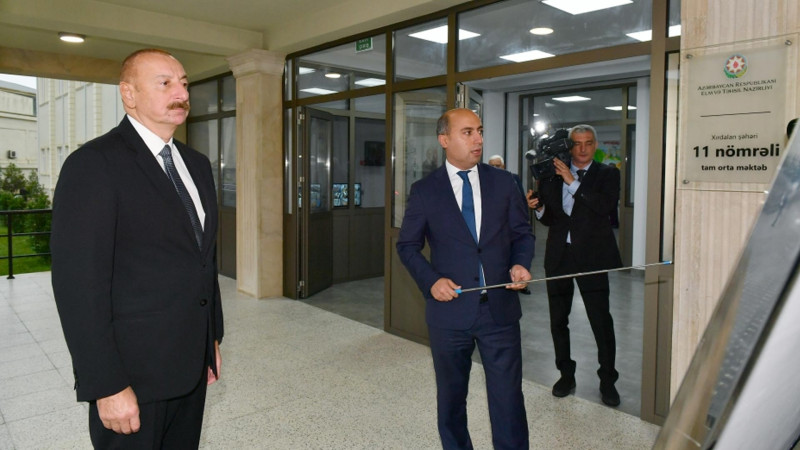Prezident Xırdalan şəhər 11 nömrəli tam orta məktəbin yeni binasının açılışında iştirak edib - FOTO
