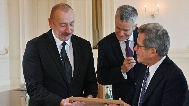 İlham Əliyev BP şirkətinin İdarə Heyətinin sədrini qəbul edib