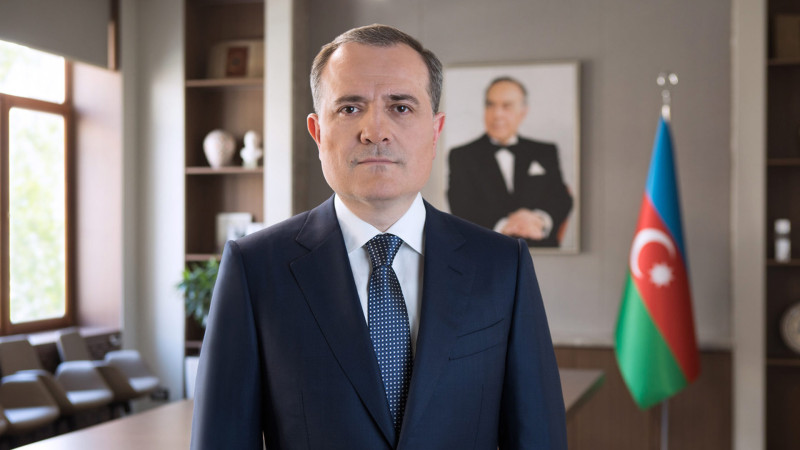 Ceyhun Bayramov Macarıstana rəsmi səfərə gedib