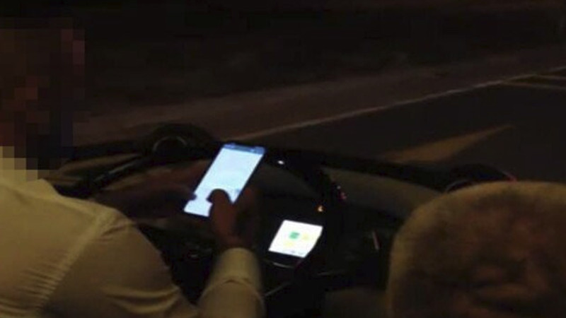 TikTokda canlı yayım açan avtobus sürücüsü işini itirib - VİDEO