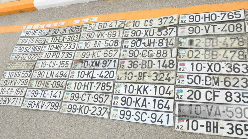 Bakıda tullantıların arasından 57 avtomobil nömrəsi tapılıb