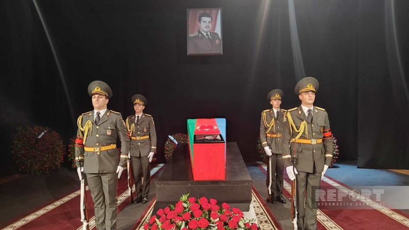 Milli Qəhrəman Riad Əhmədovla vida mərasimi keçirilir