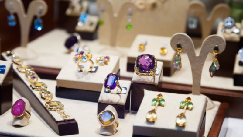 Qiymətli daşlardan hazırlanan məmulatların alqı-satqısı nağdsız həyata keçiriləcək