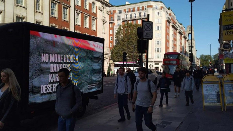 London və Mançester küçələrində ermənilər tərəfindən basdırılan minalara qarşı aksiya keçirilib - FOTO