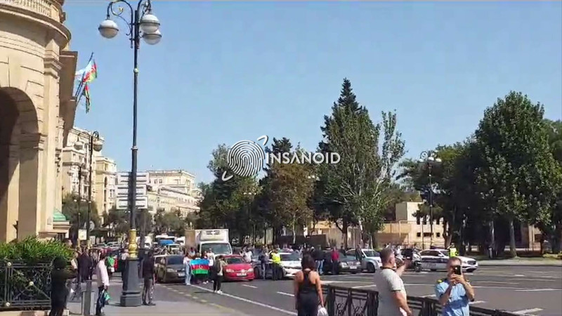 Azərbaycanda şəhidlərin xatirəsi bir dəqiqəlik sükutla yad edilib