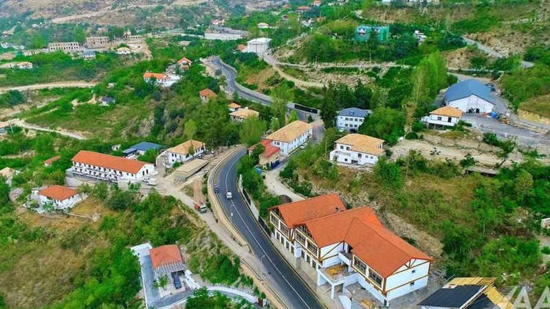 Laçının yolları sürətlə bərpa edilir - VİDEO