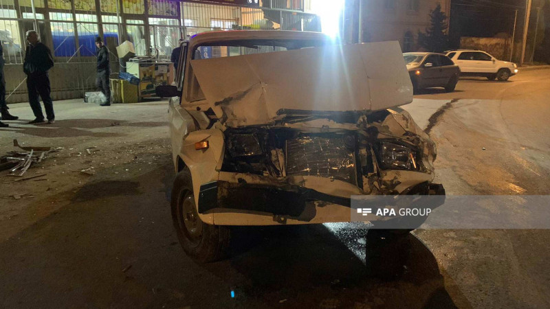 Abşeronda “VAZ” mikroavtobusa çarpılıb