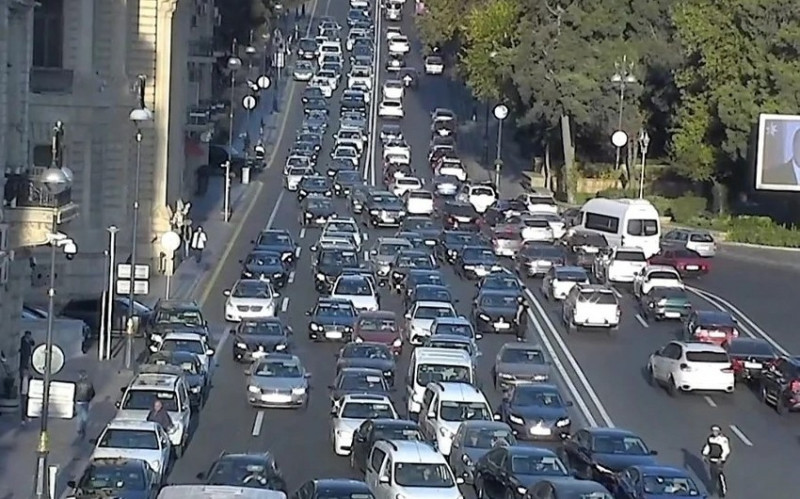 Bakıda tıxac olan yolların SİYAHISI
