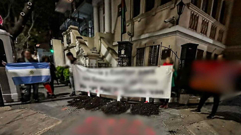 Səfirliyimiz qarşısında erməni diasporunun “aksiya”sı olub