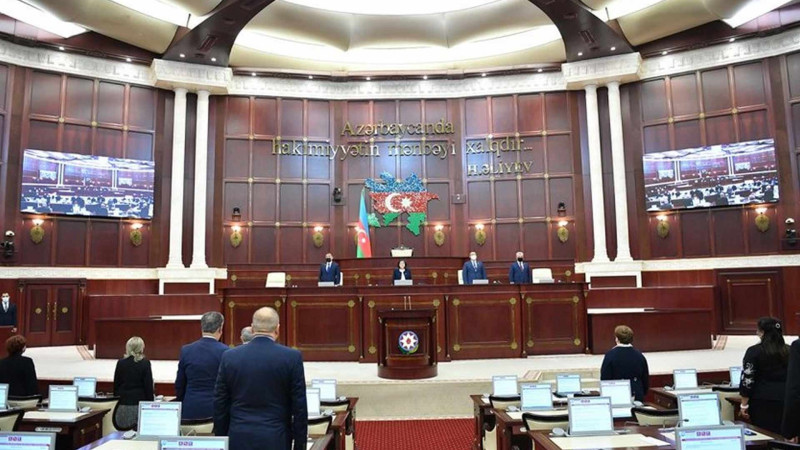 Milli Məclisin payız sessiyasının ilk plenar iclası başlayıb