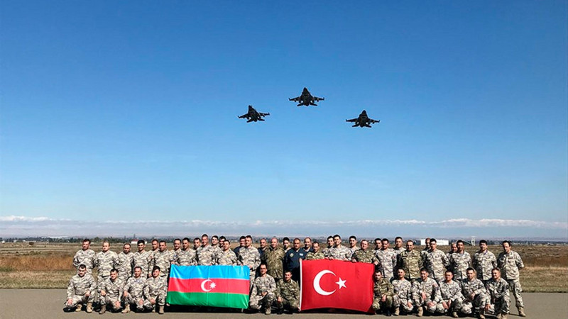 Türkiyənin F-16 təyyarələri Azərbaycana gətirilib