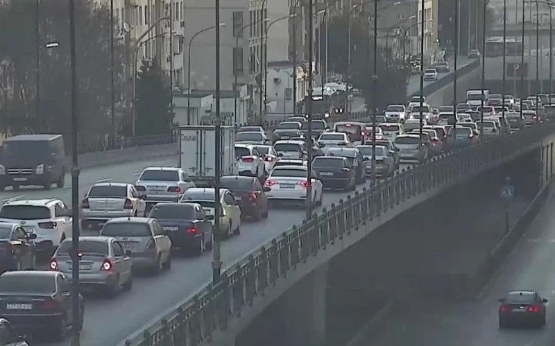 Bayram günlərindən sonra ilk iş günündə tıxac olan yollar - SİYAHI